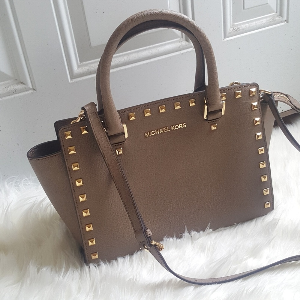 Like New! Taupe Michael Kors Bag!